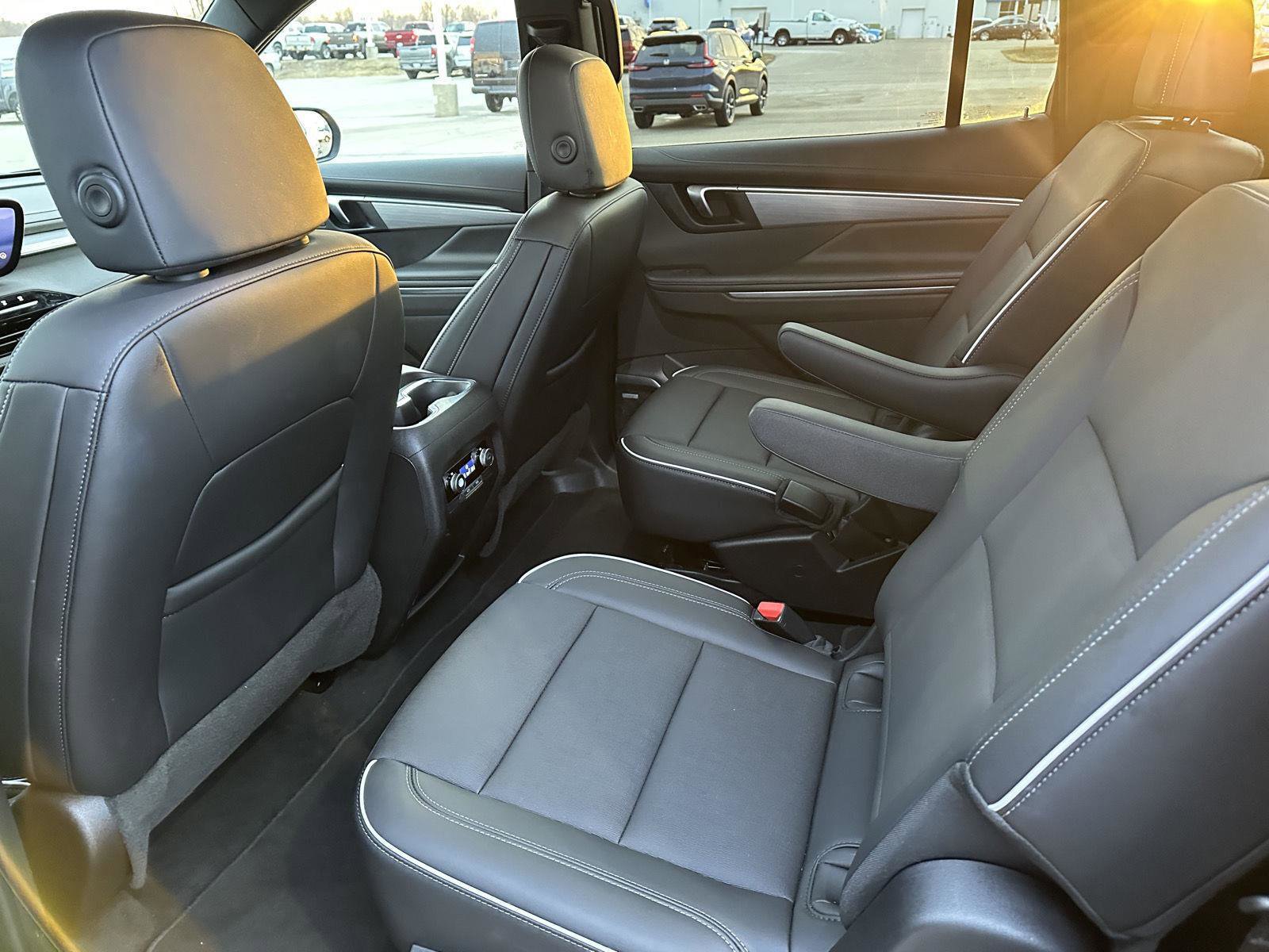 Used 2025 Buick Enclave Preferred image 15