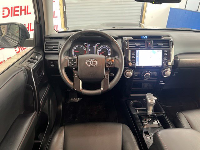 Used 2020 Toyota 4Runner TRD Off-Road Premium w/ Moonroof Package AWD/4WD image 33