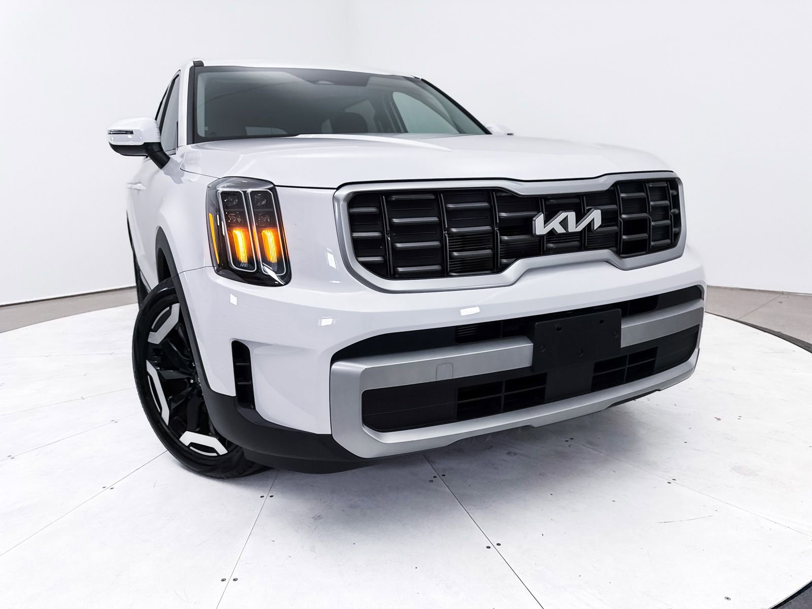 Used 2024 Kia Telluride S w/ S Sunroof Package image 7