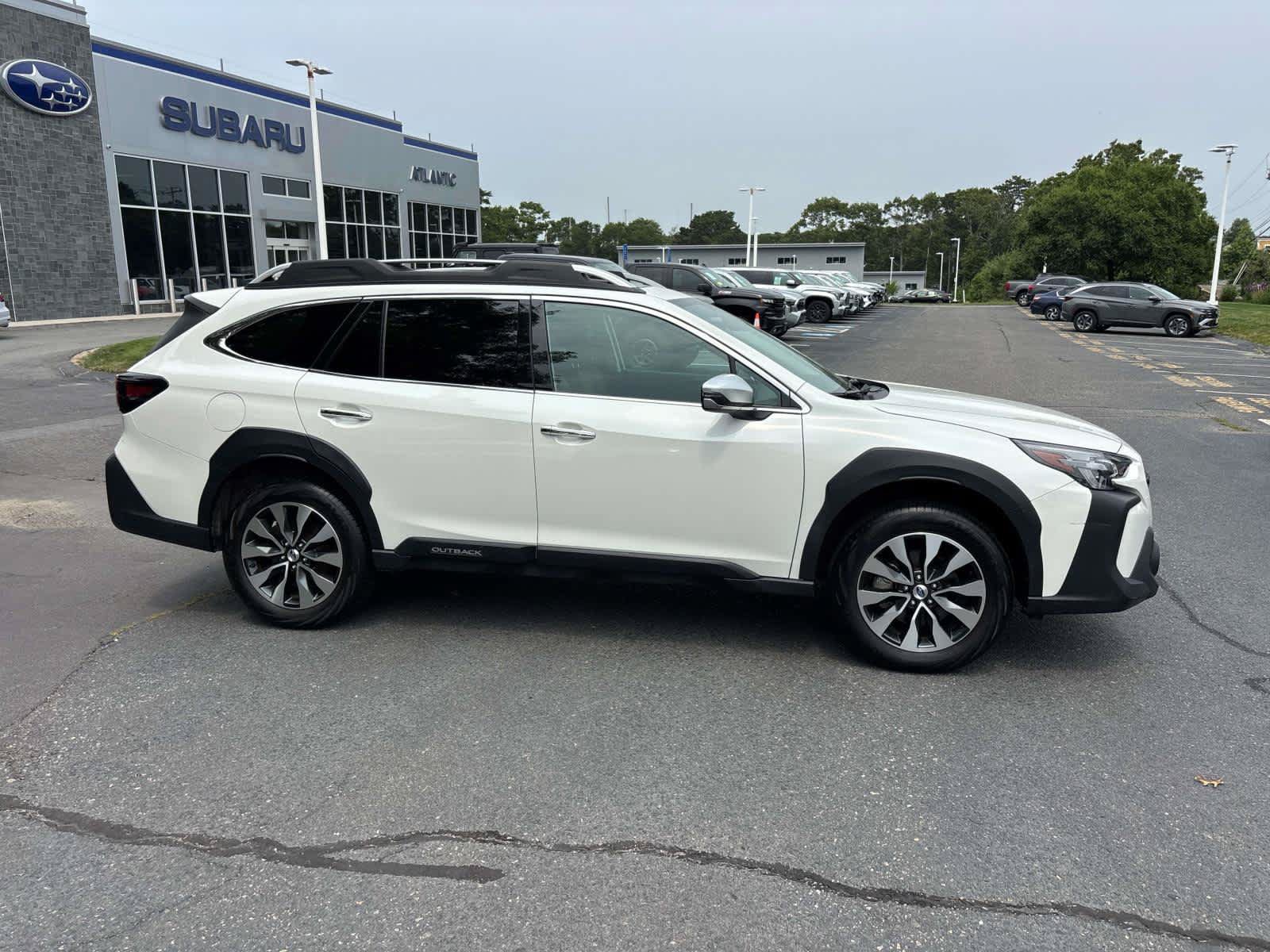 Used 2023 Subaru Outback Touring AWD/4WD image 2