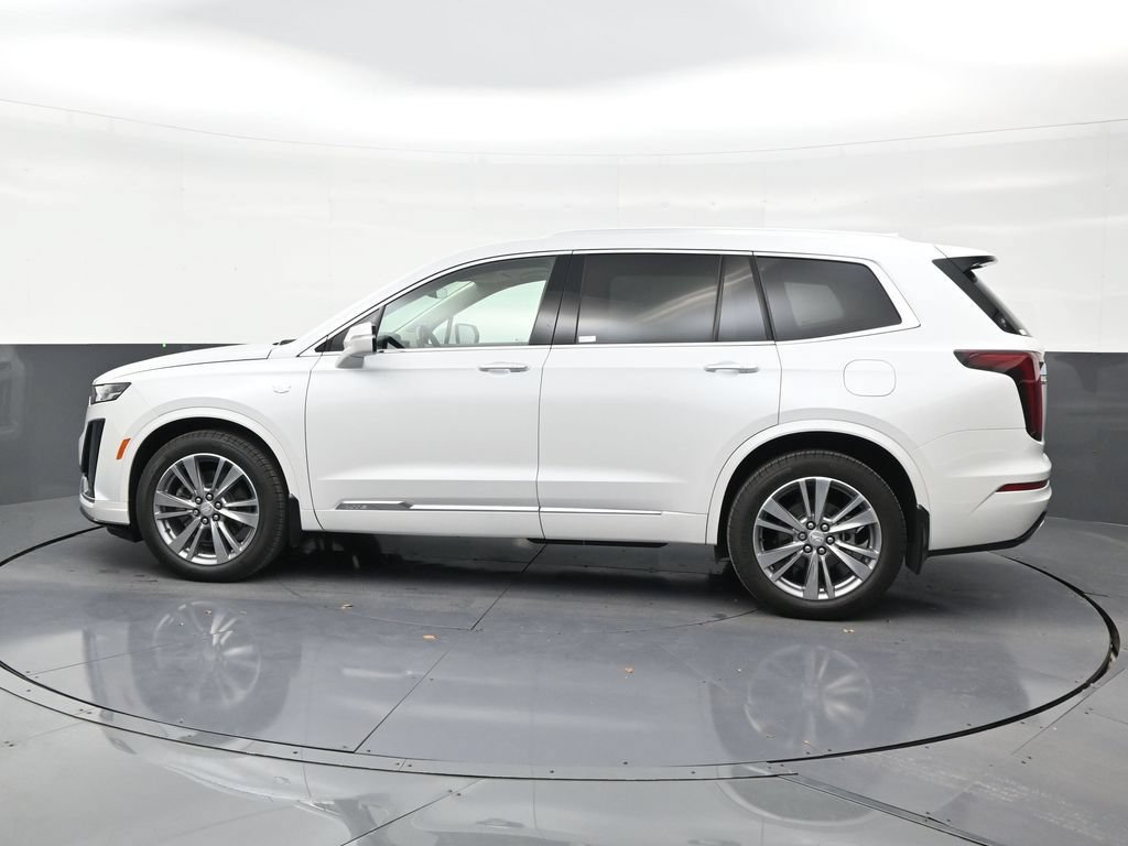 Used 2025 Cadillac XT6 Premium Luxury w/ LPO, Floor Liner Package FWD image 2
