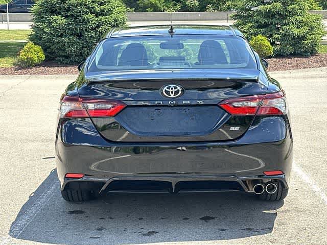 Used 2021 Toyota Camry SE w/ Cold Weather Package FWD image 4