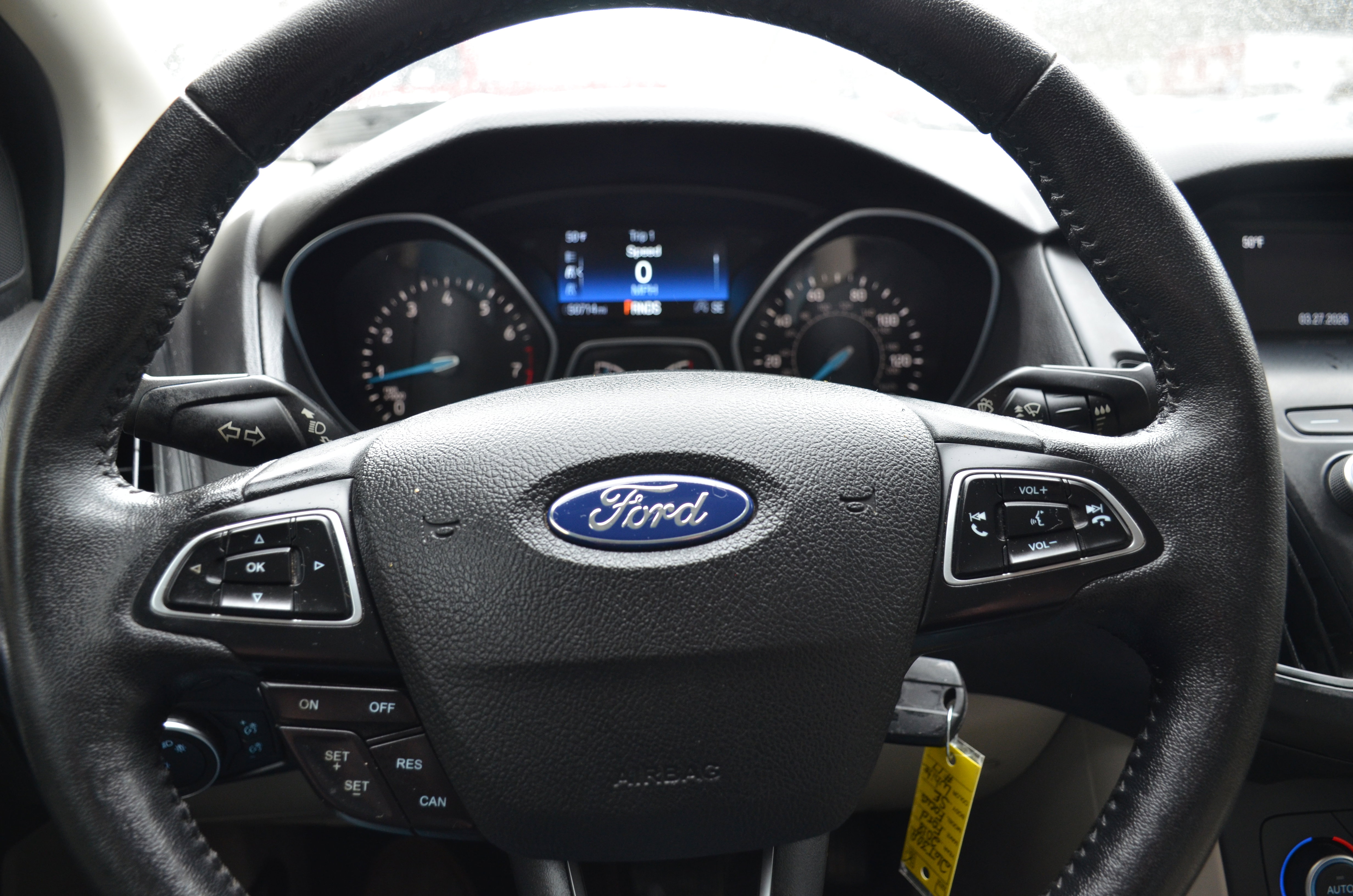 Used 2018 Ford Focus SE w/ SE Appearance Package image 8