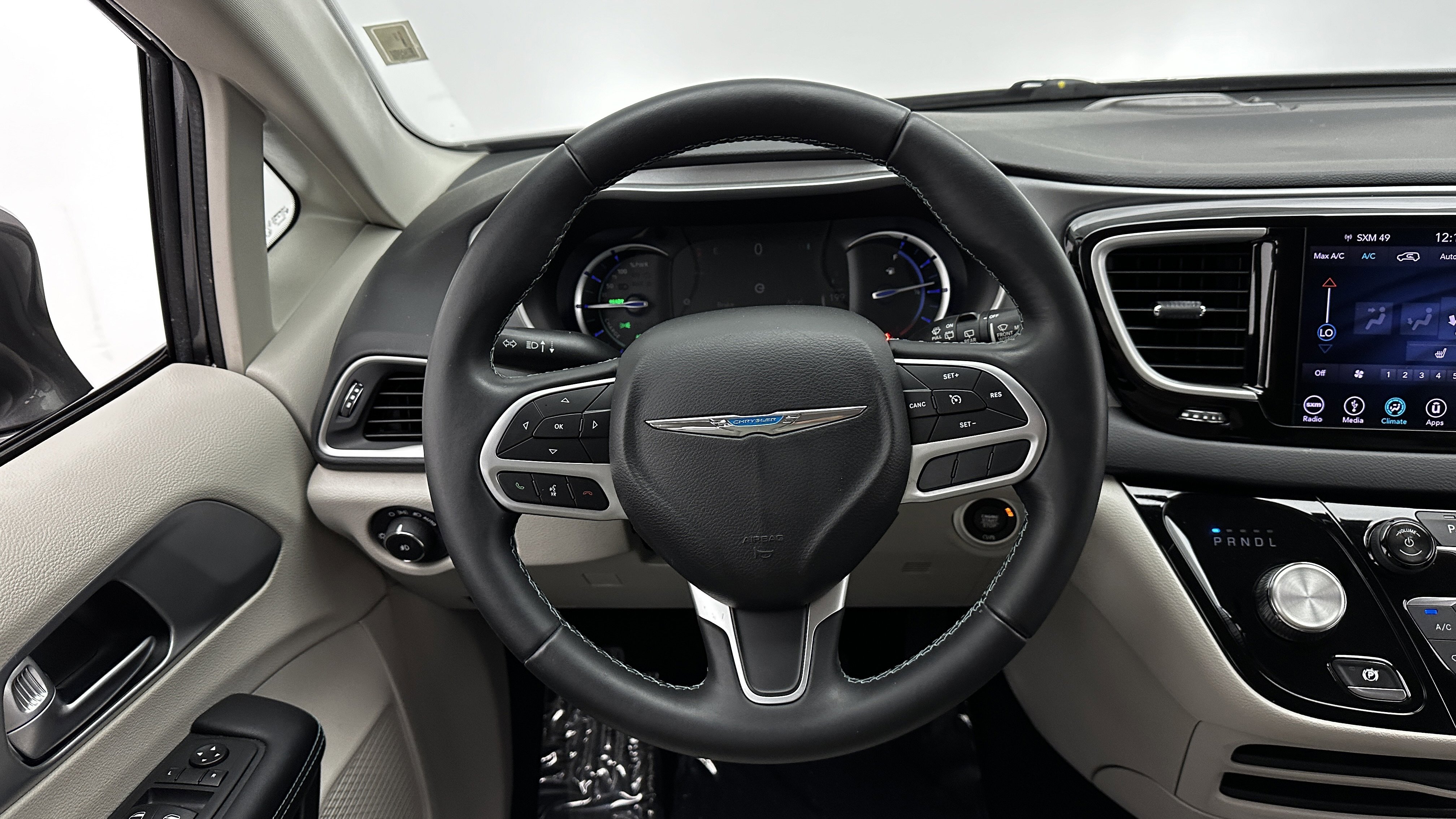 Used 2018 Chrysler Pacifica Touring-L image 25