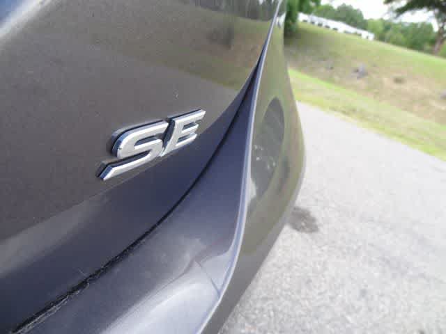 Used 2023 Toyota Camry SE w/ Cold Weather Package FWD image 38