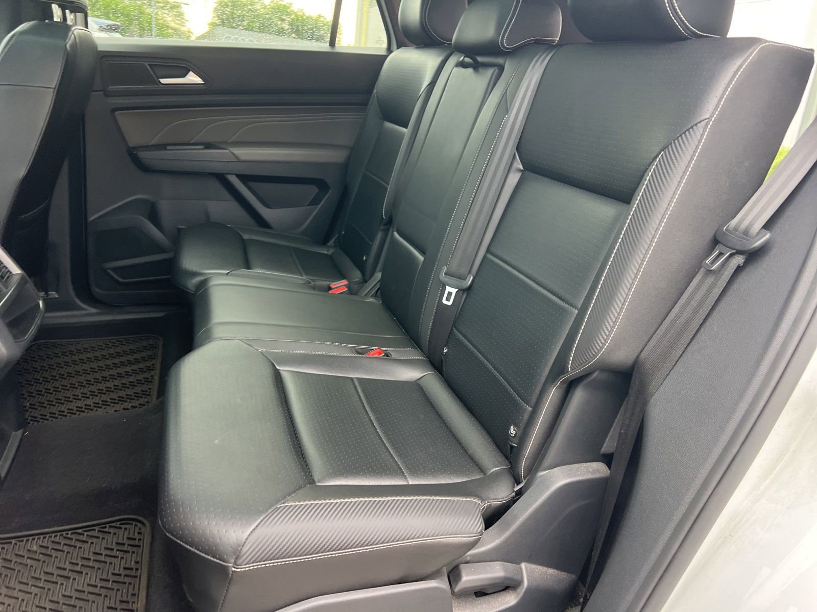 Certified 2022 Volkswagen Atlas Cross Sport SEL R-Line AWD/4WD image 27