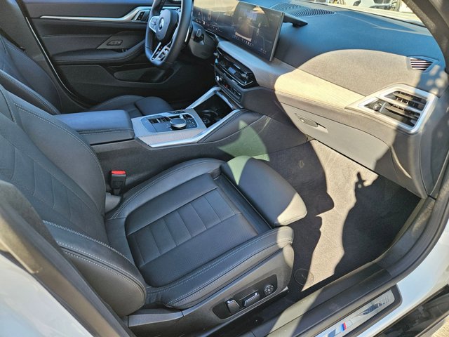 Certified 2025 BMW M440i w/ Premium Package image 21