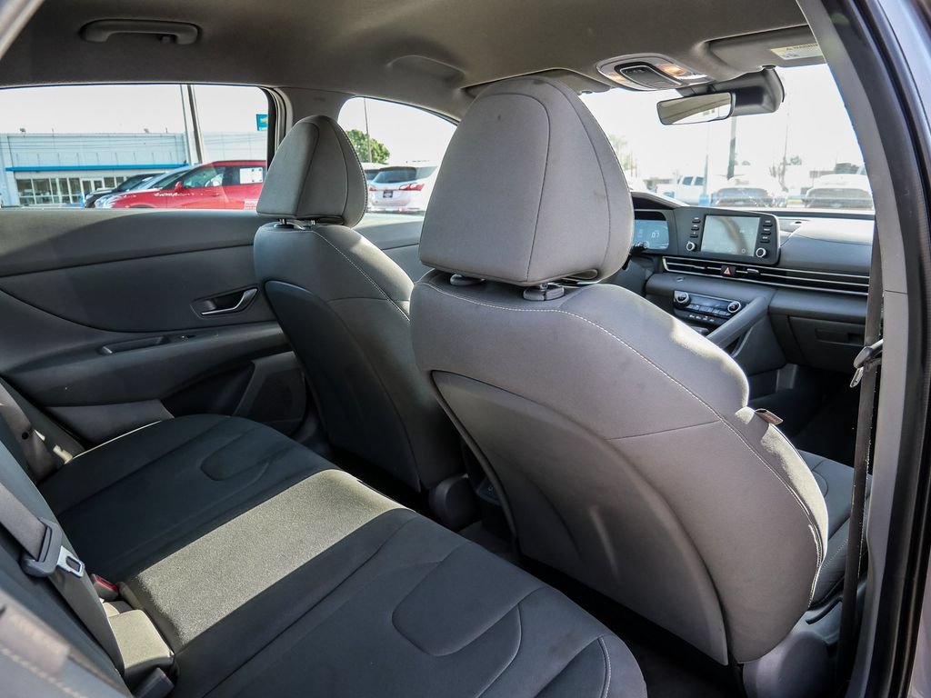 Used 2025 Hyundai Elantra Sport FWD image 21
