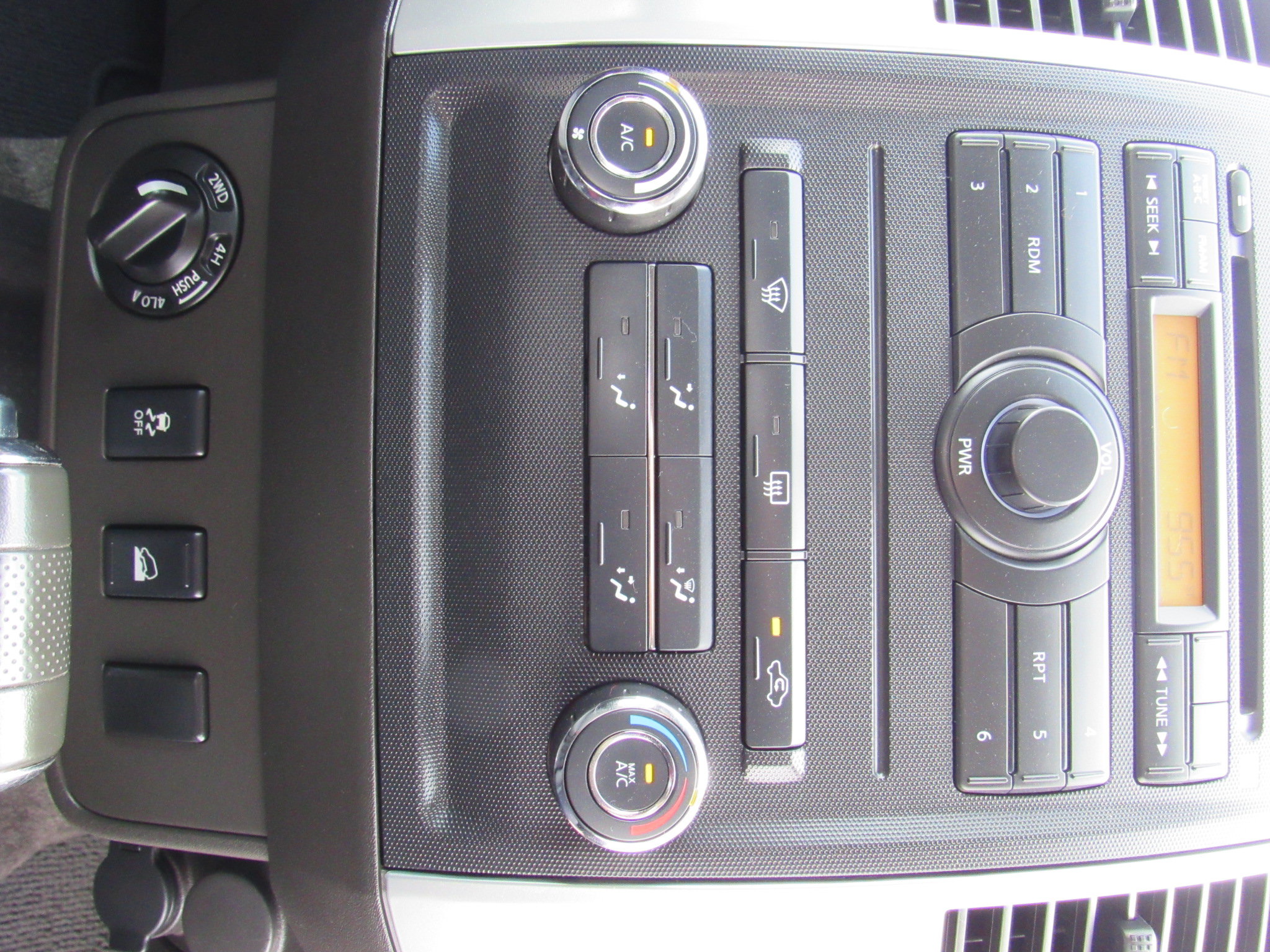 Used 2012 Suzuki Equator Sport AWD/4WD image 22