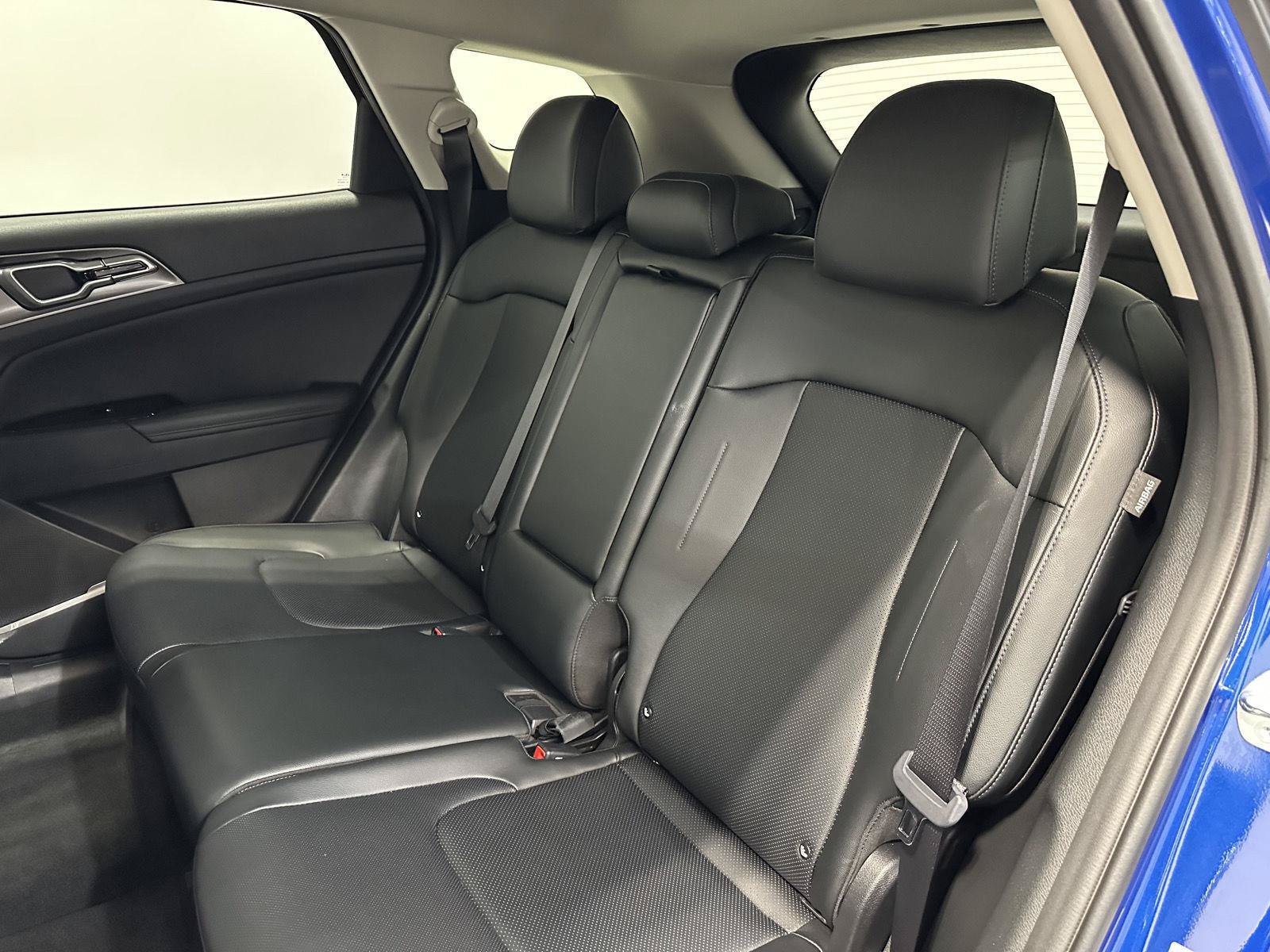 Used 2024 Kia Sportage EX AWD/4WD image 28
