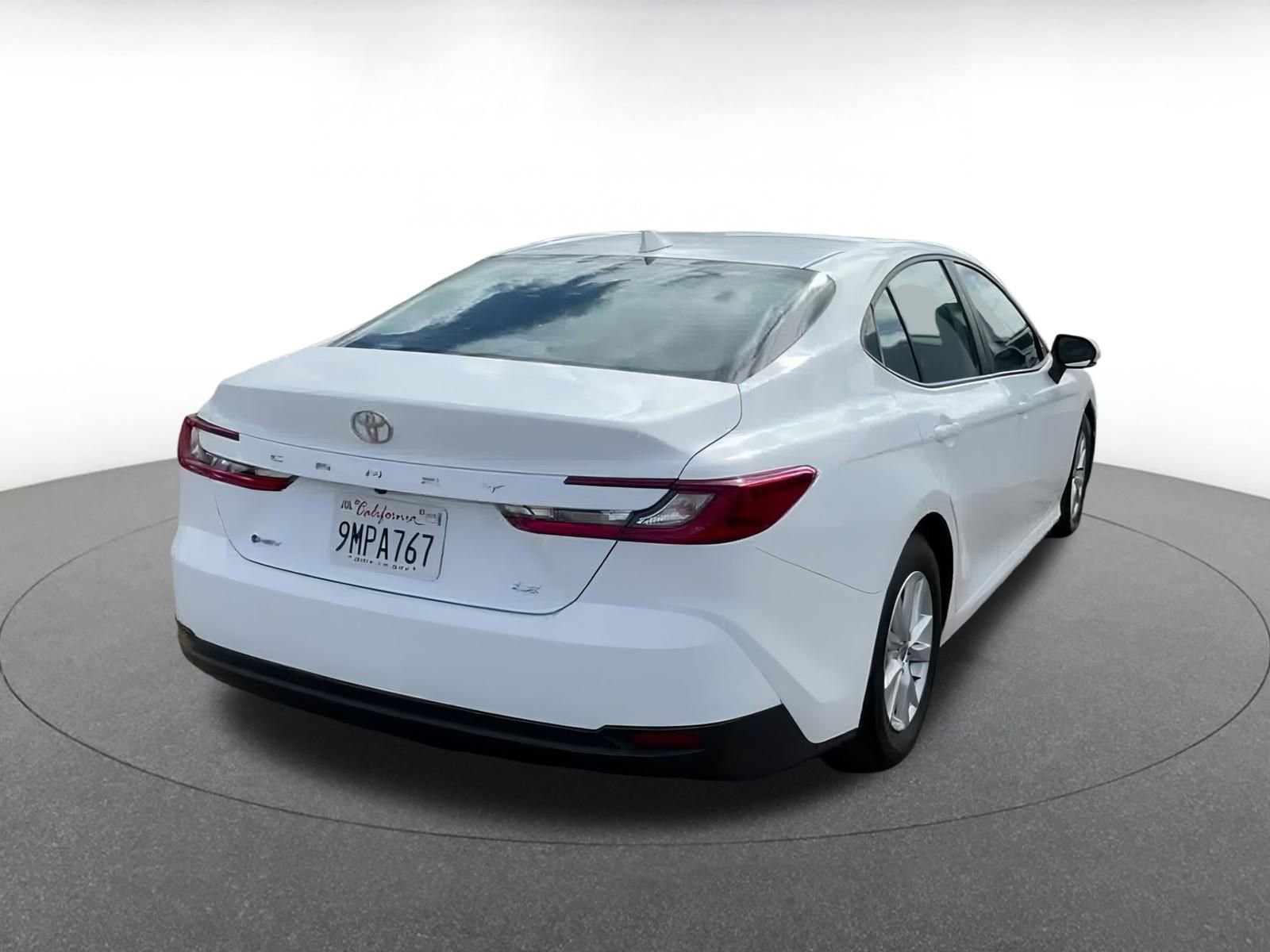 Used 2025 Toyota Camry LE image 14
