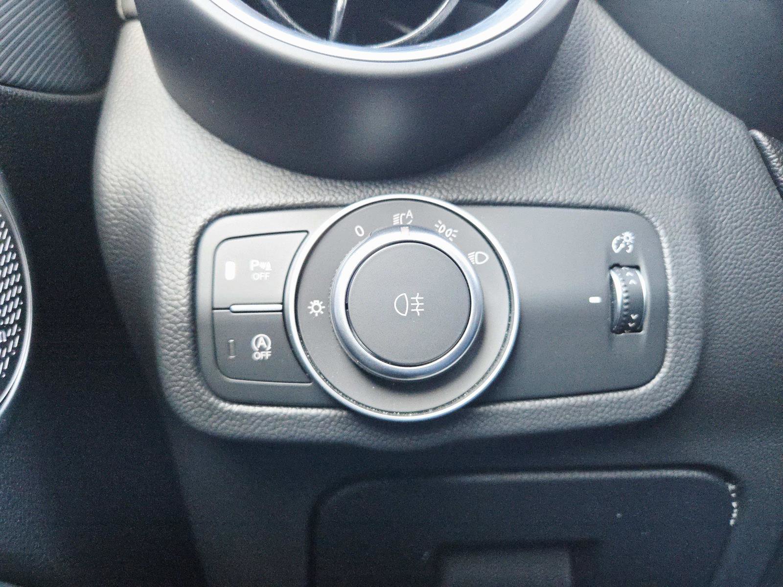 Used 2024 Alfa Romeo Stelvio Veloce image 36