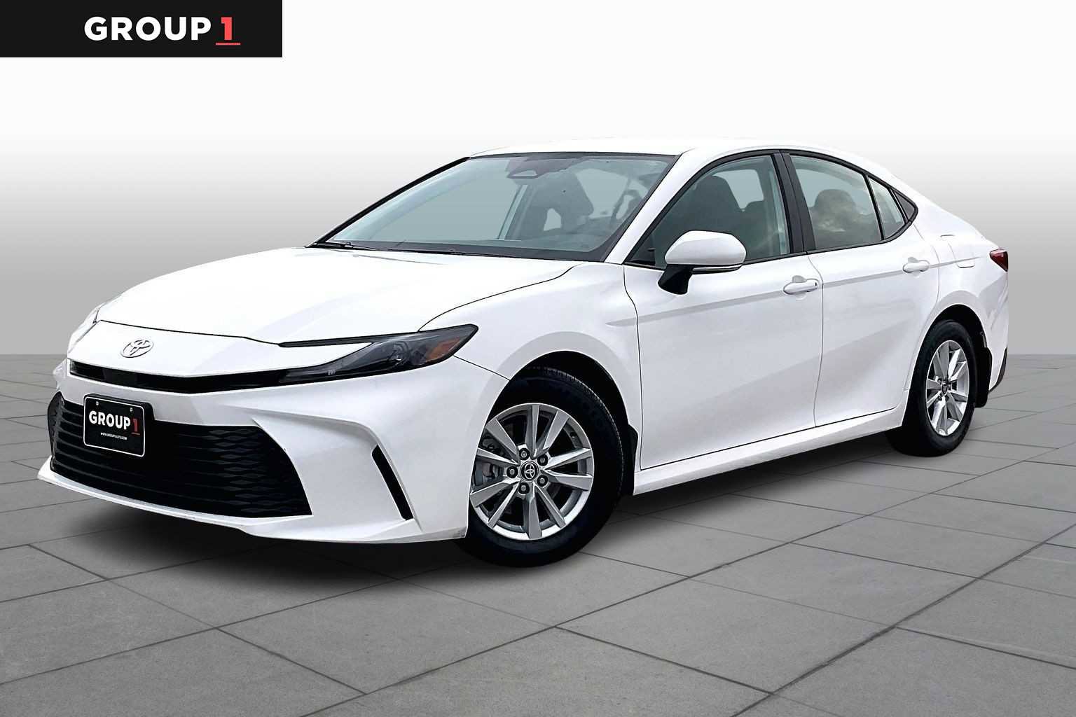 Used 2025 Toyota Camry LE w/ Convenience Package image 1