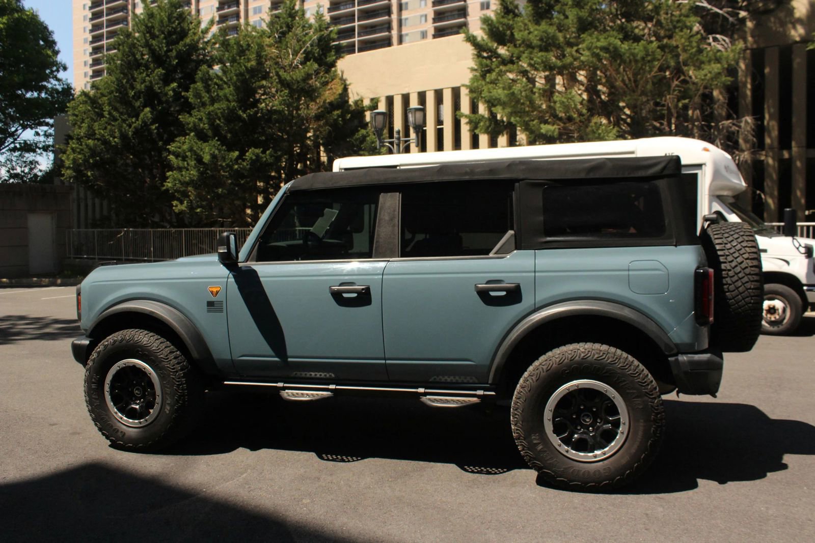 Used 2022 Ford Bronco Badlands w/ Sasquatch Package AWD/4WD image 9