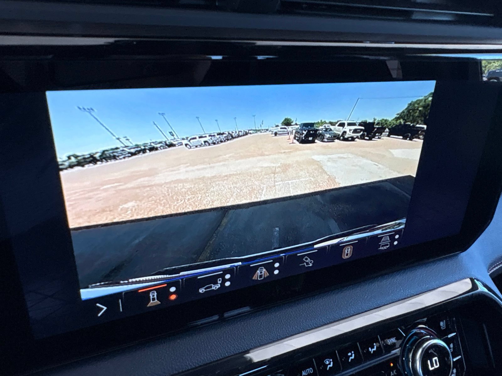 New 2026 GMC Sierra 2500 AT4 w/ AT4 Premium Plus Package AWD/4WD image 24