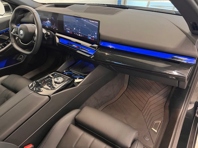 Used 2026 BMW i5 eDrive40 AWD/4WD image 13