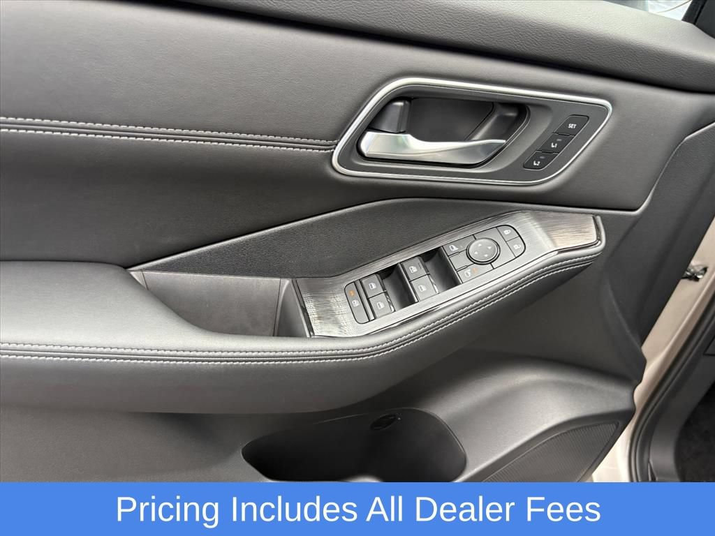 Used 2026 Nissan Rogue Platinum w/ Platinum Premium Package AWD/4WD image 24