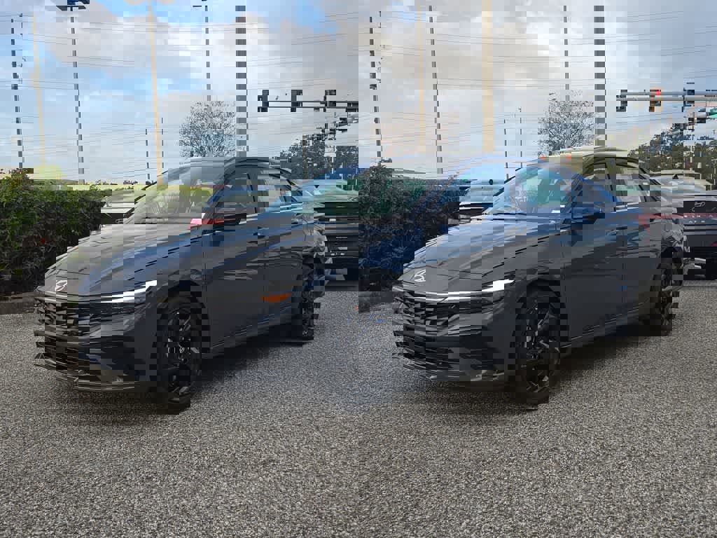 New 2026 Hyundai Elantra SEL Sport Premium image 2