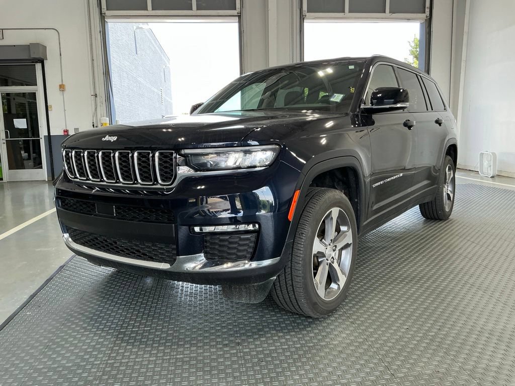 Used 2024 Jeep Grand Cherokee L Limited AWD/4WD image 2