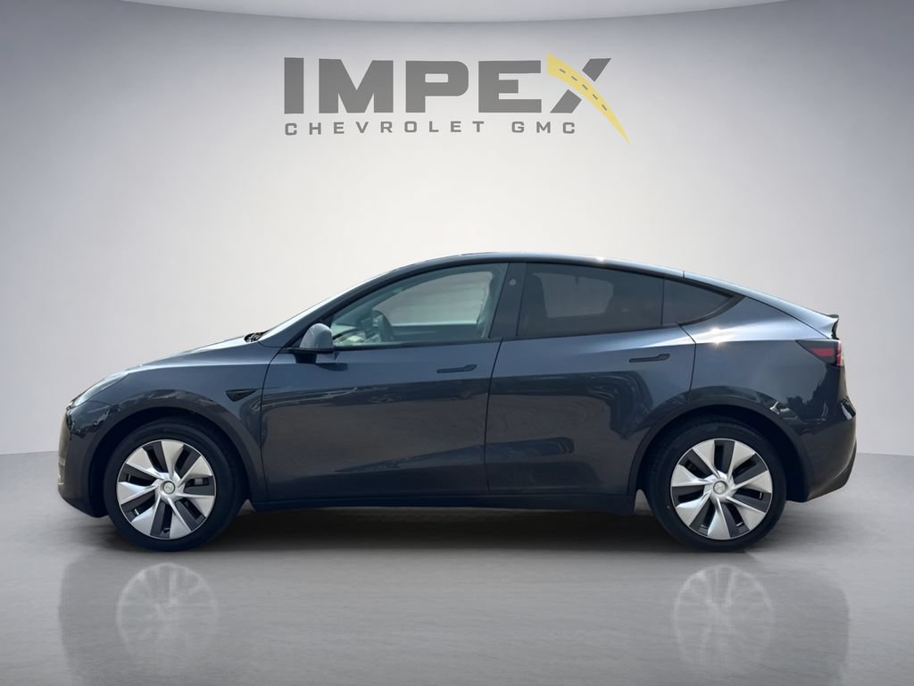 Used 2024 Tesla Model Y Long Range AWD/4WD image 2