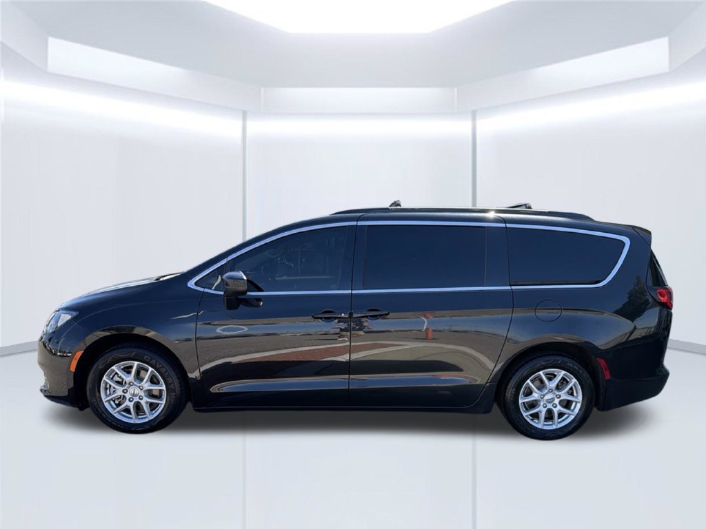 Used 2021 Chrysler Voyager Lxi FWD image 3