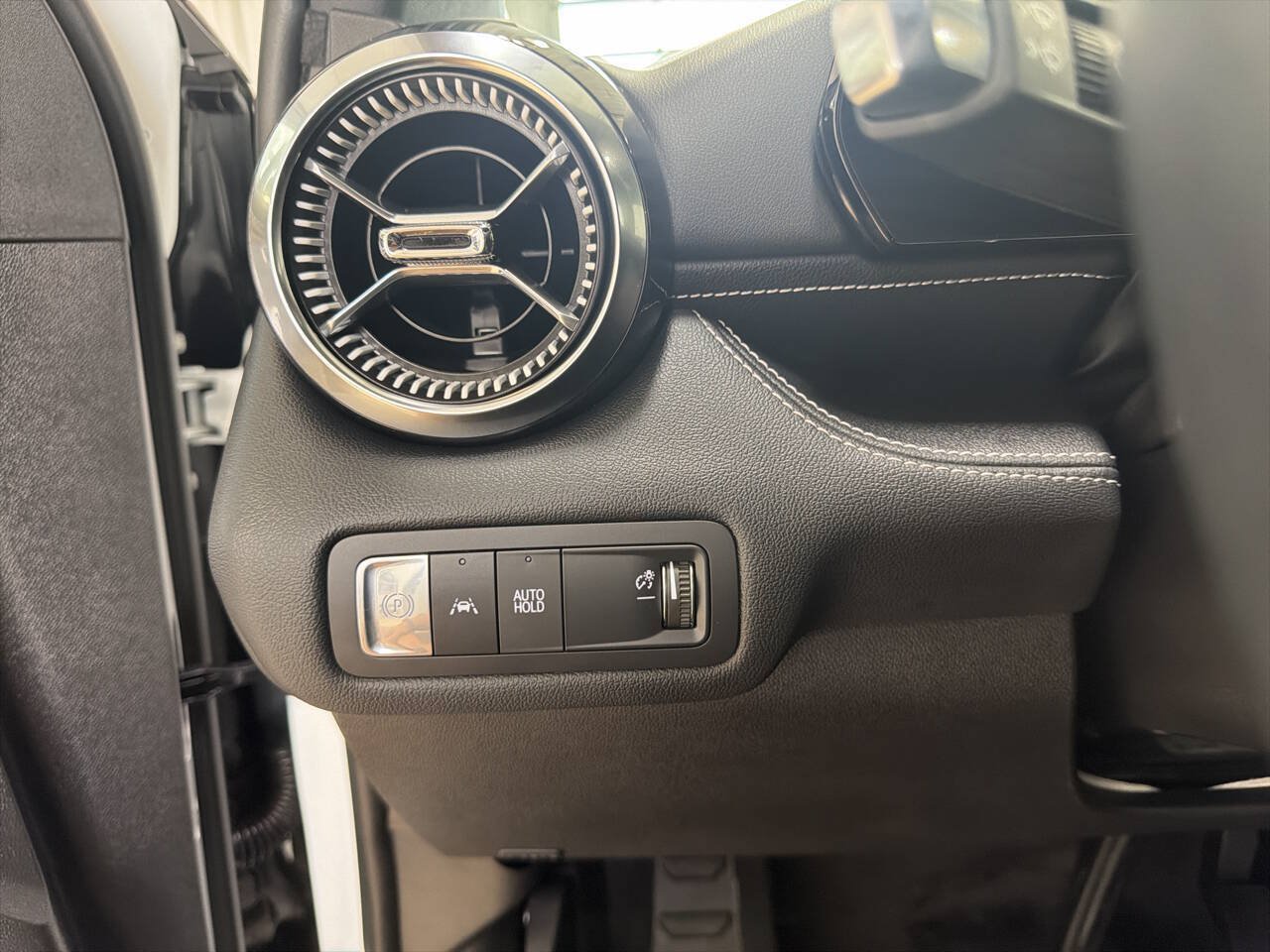 Used 2024 Chevrolet Blazer EV LT AWD/4WD image 18