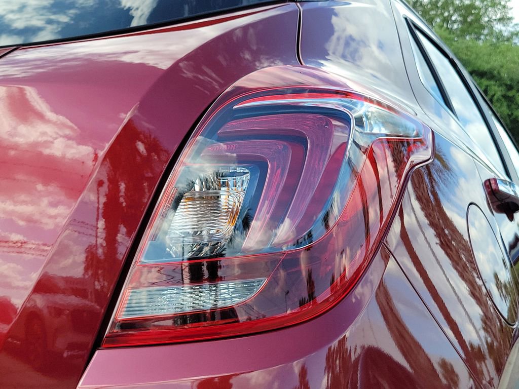 Used 2022 Buick Encore Preferred w/ Safety Package FWD image 8