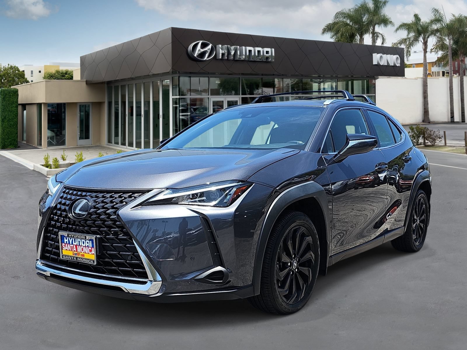 Used 2022 Lexus UX 200 w/ Accessory Package (Z1) FWD image 7