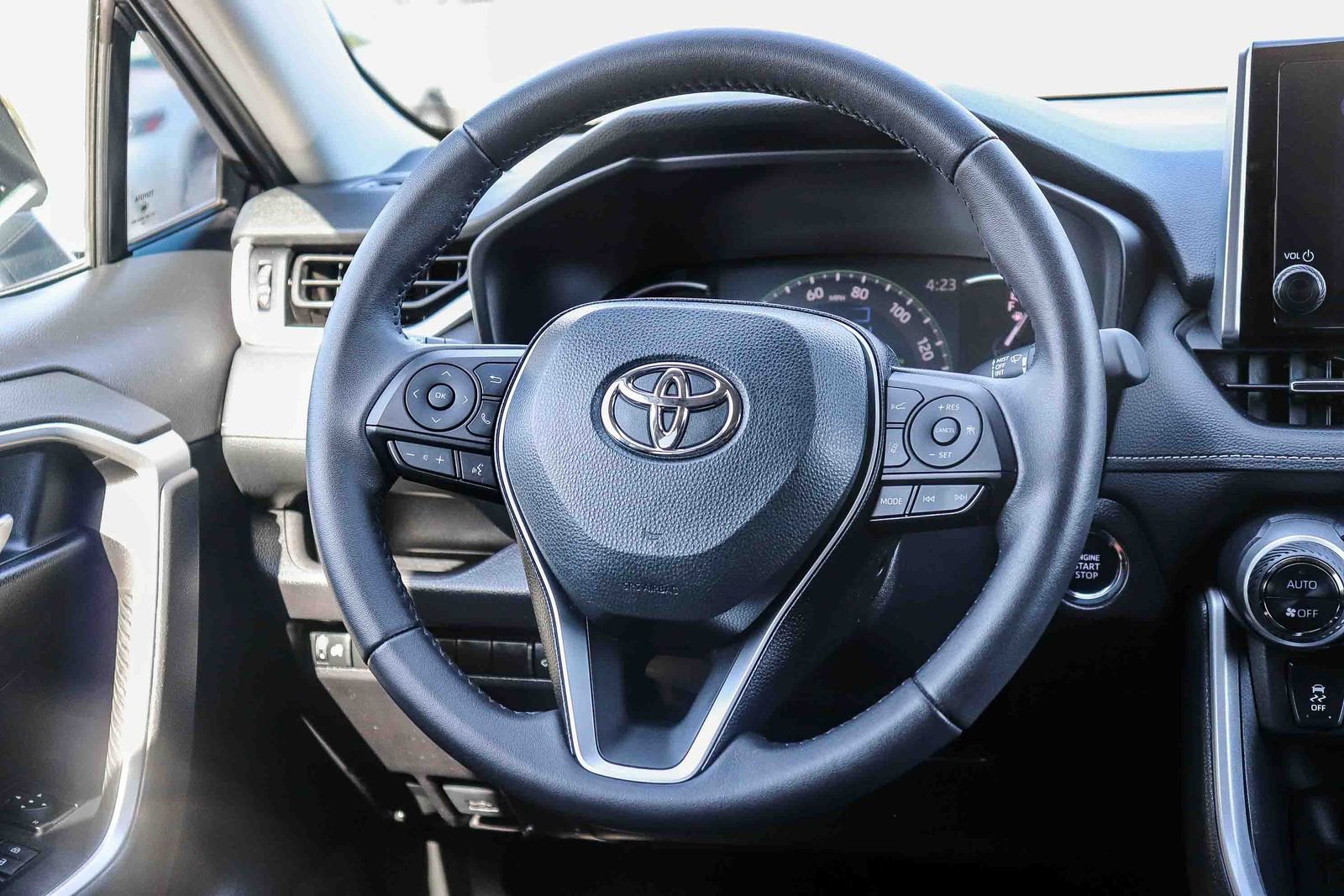 Certified 2024 Toyota RAV4 XLE Premium AWD/4WD image 18