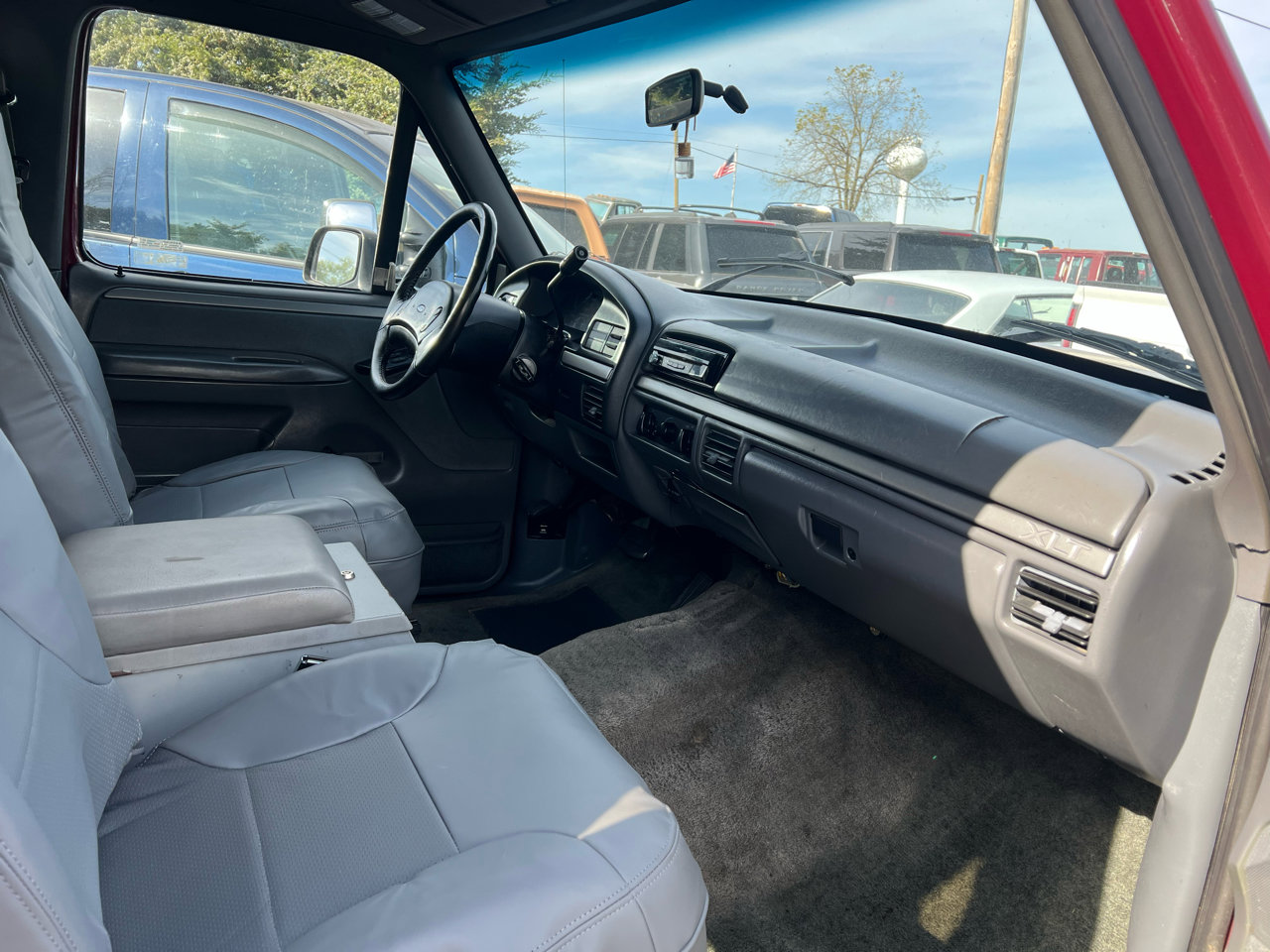 Used 1993 Ford Bronco XLT image 14