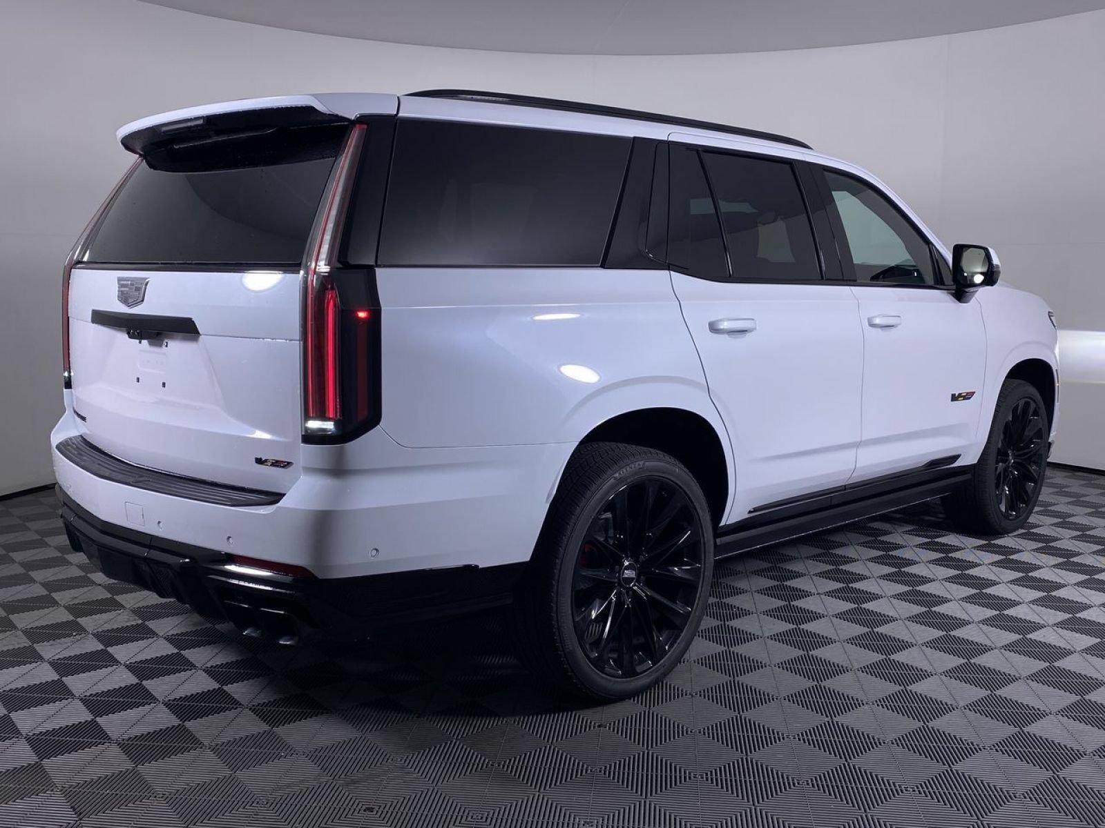New 2026 Cadillac Escalade V w/ LPO, ONYX Package AWD/4WD image 21