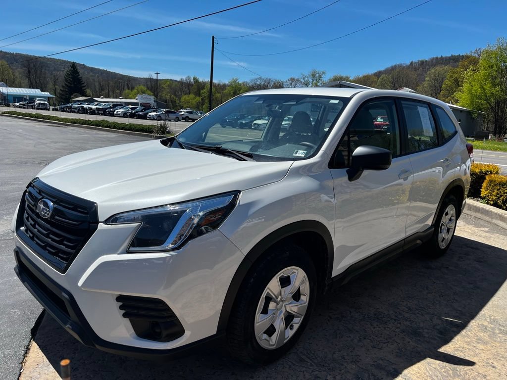 Used 2023 Subaru Forester AWD/4WD image 3