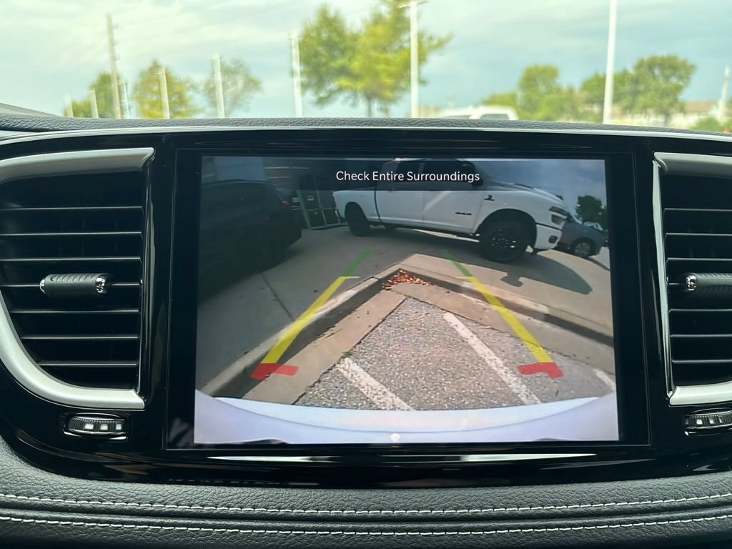 New 2027 Chrysler Pacifica Select FWD image 40