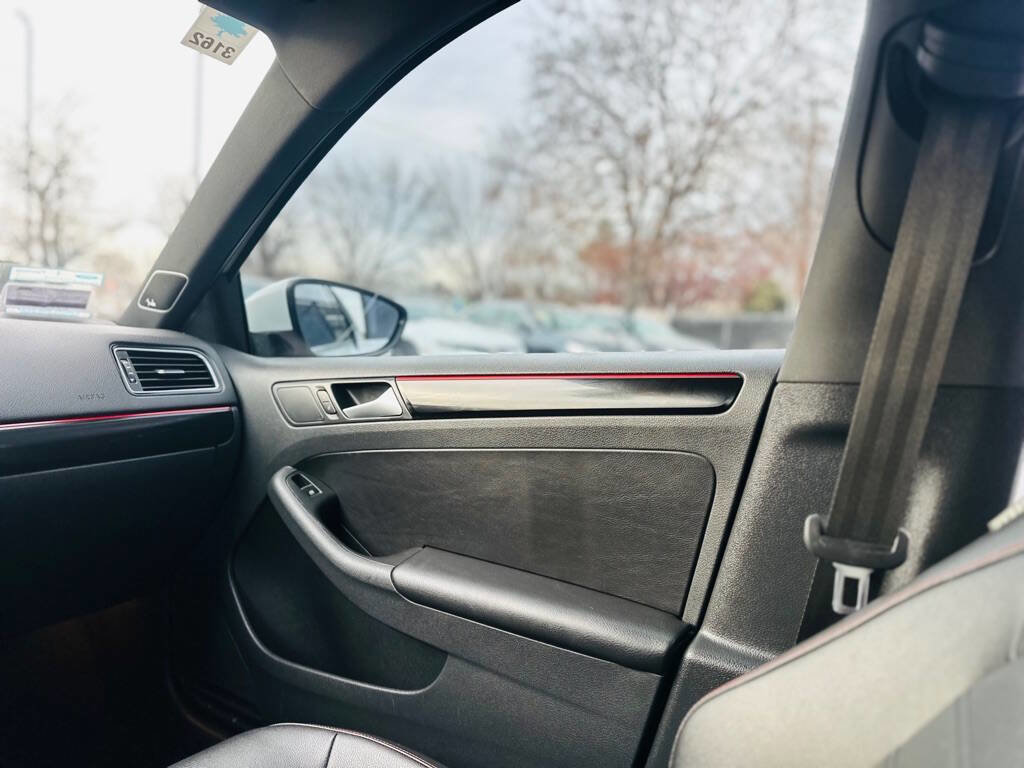 Used 2017 Volkswagen Jetta GLI image 18