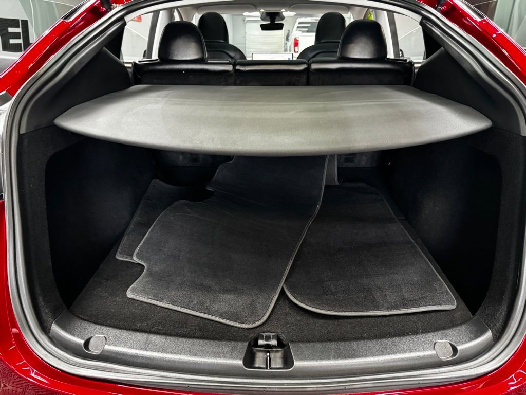 Used 2024 Tesla Model Y Long Range image 46