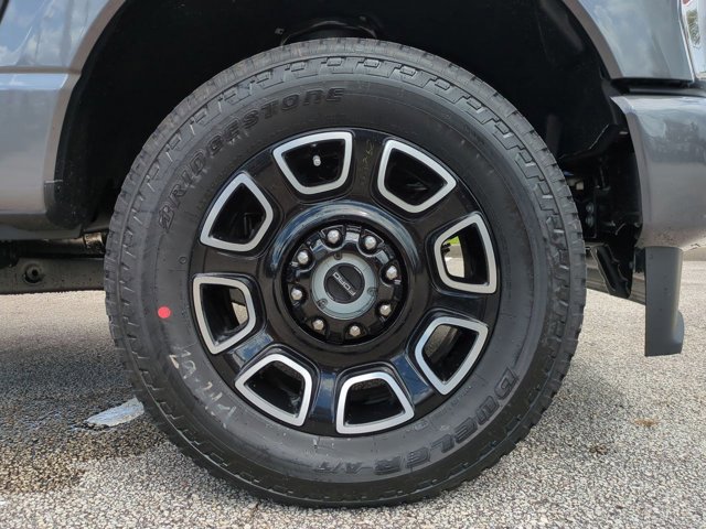 New 2026 Ford F250 Platinum w/ FX4 Off-Road Package image 11