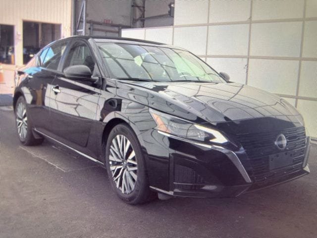 Used 2025 Nissan Altima 2.5 SV