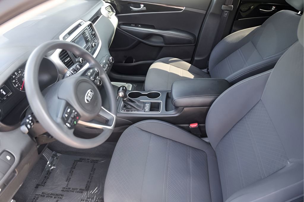Used 2017 Kia Sorento AWD image 12