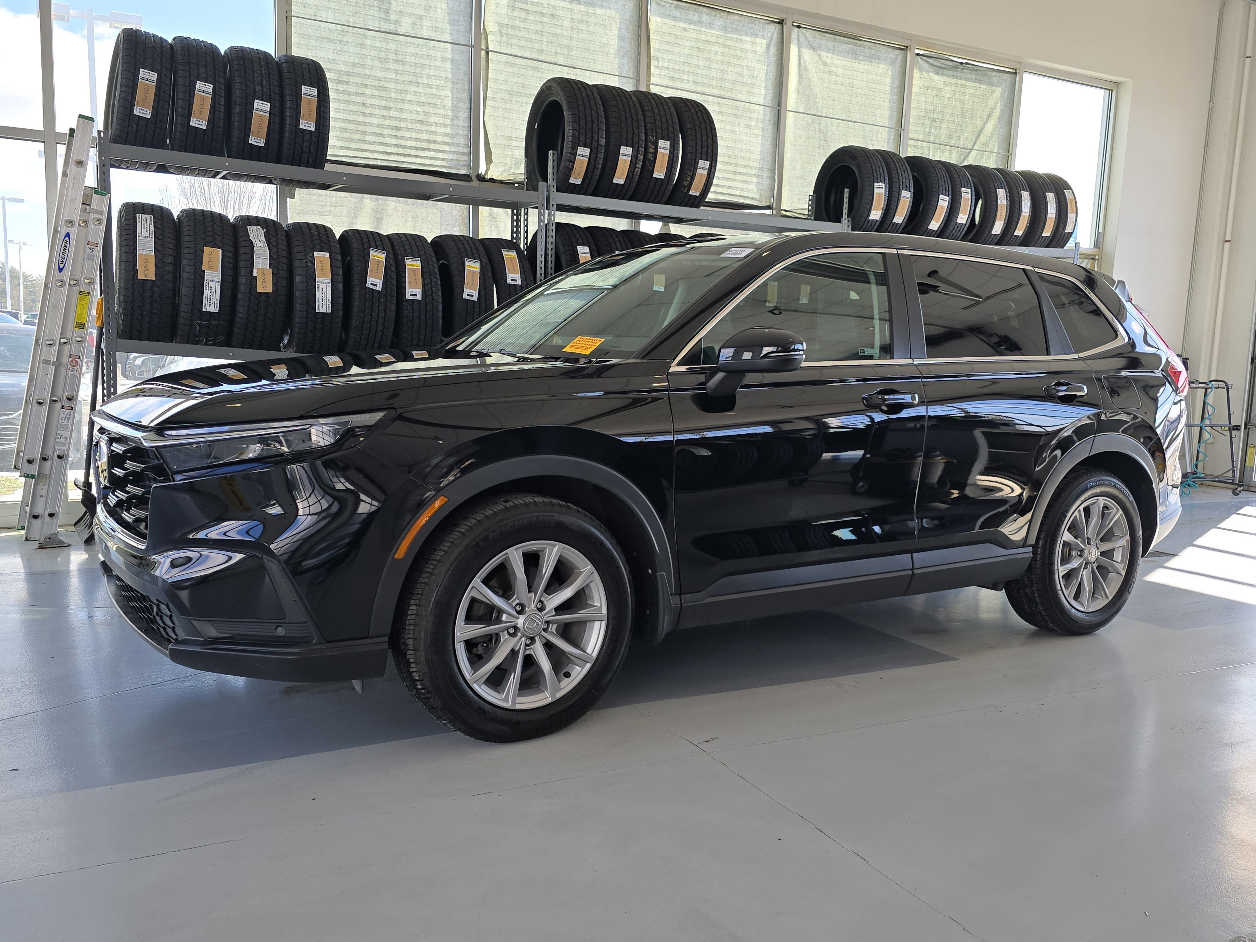 Used 2023 Honda CR-V EX-L image 4