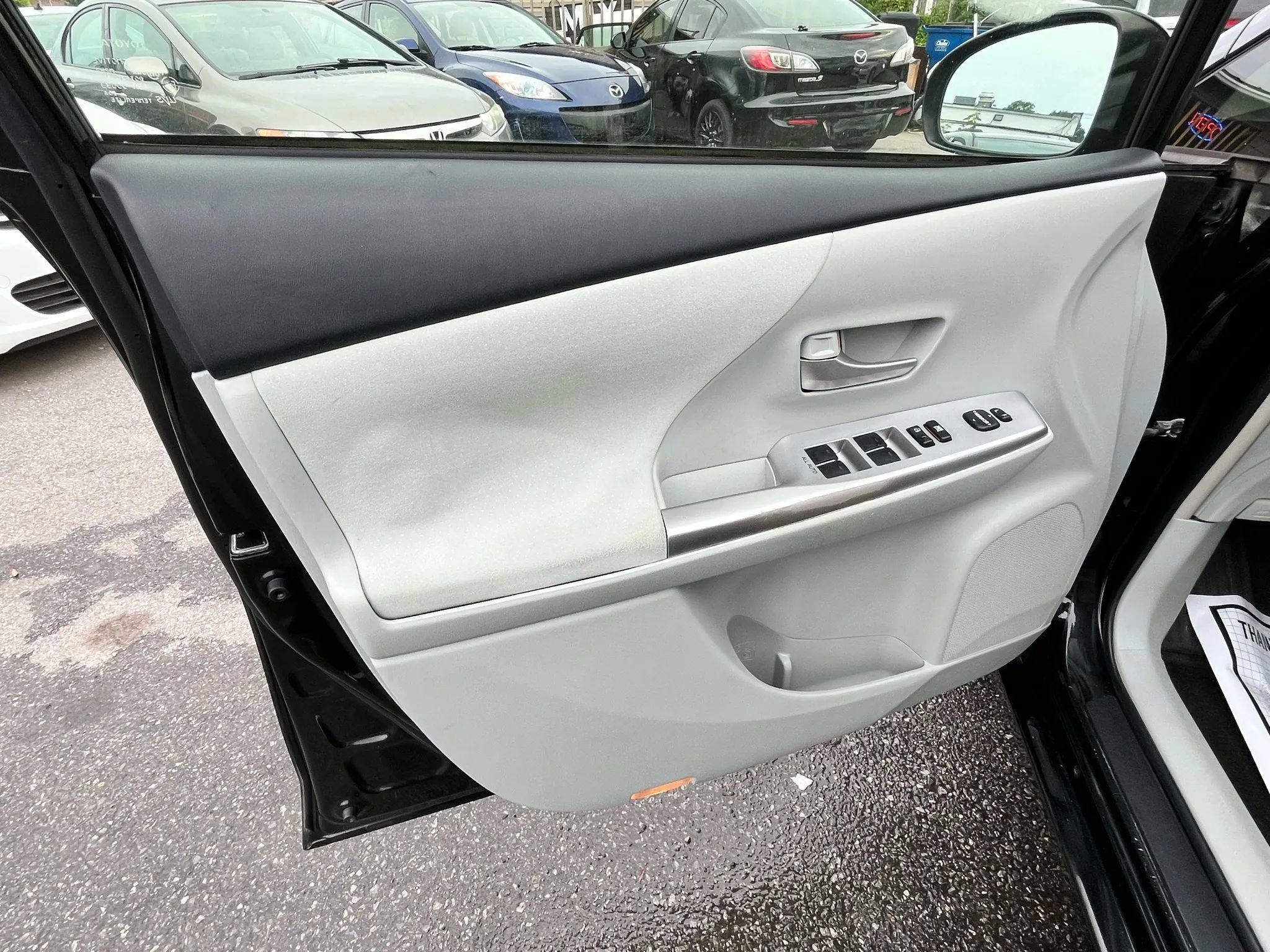 Used 2012 Toyota Prius V Three image 8