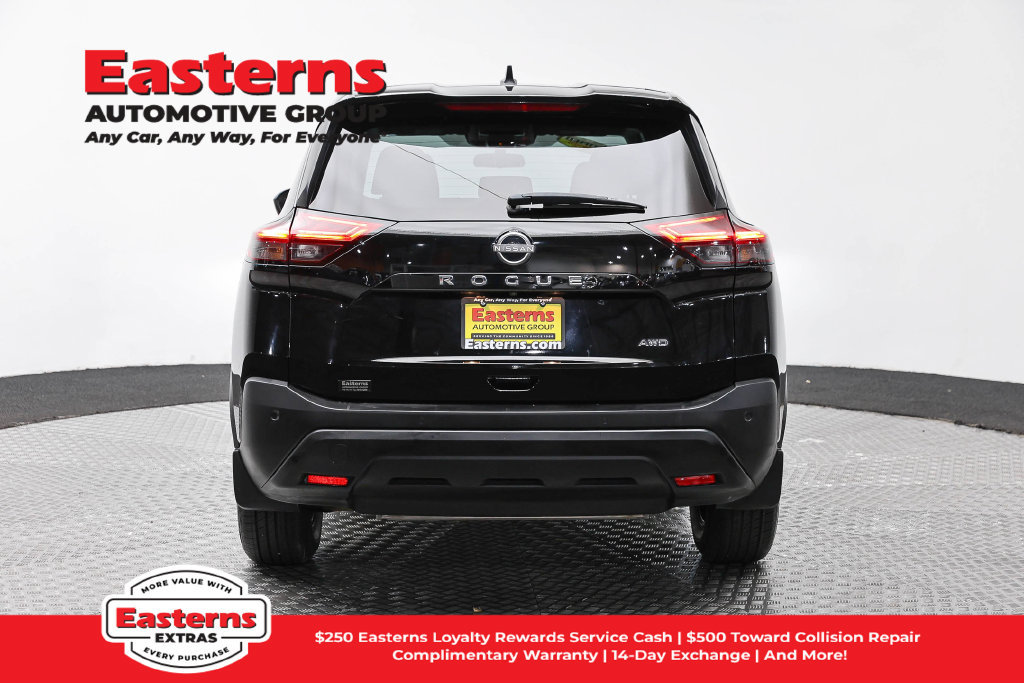 Used 2023 Nissan Rogue S AWD/4WD image 7