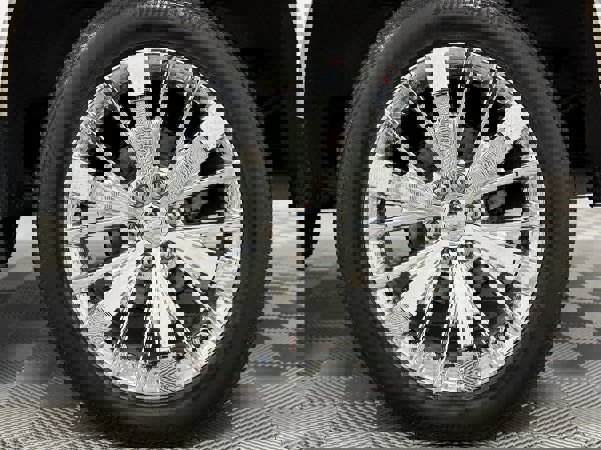 Used 2023 Chevrolet Silverado 1500 High Country image 38