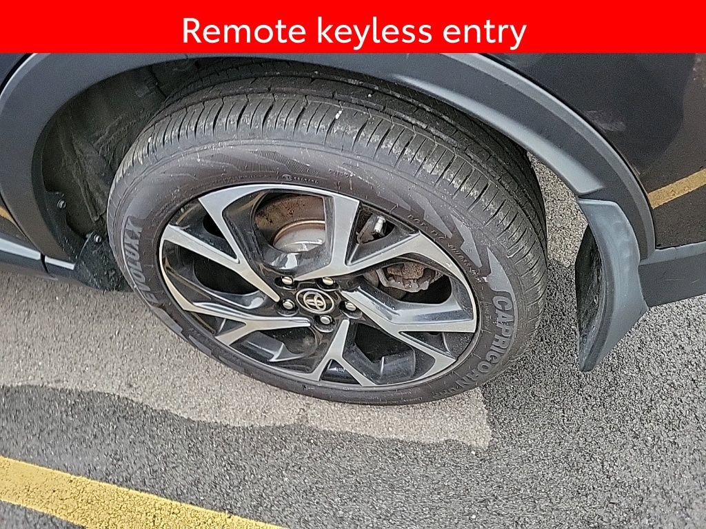 Used 2021 Toyota C-HR XLE image 5