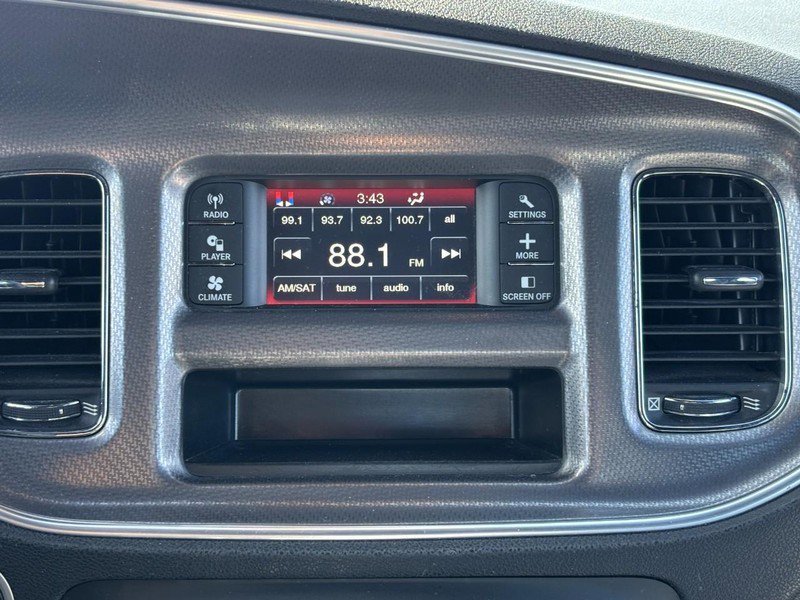 Used 2013 Dodge Charger SE RWD image 22