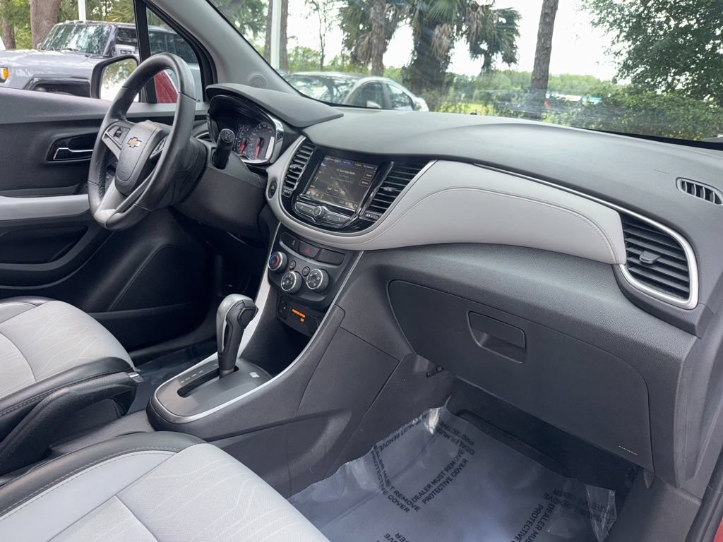 Used 2018 Chevrolet Trax LT w/ Driver Confidence Package FWD image 19