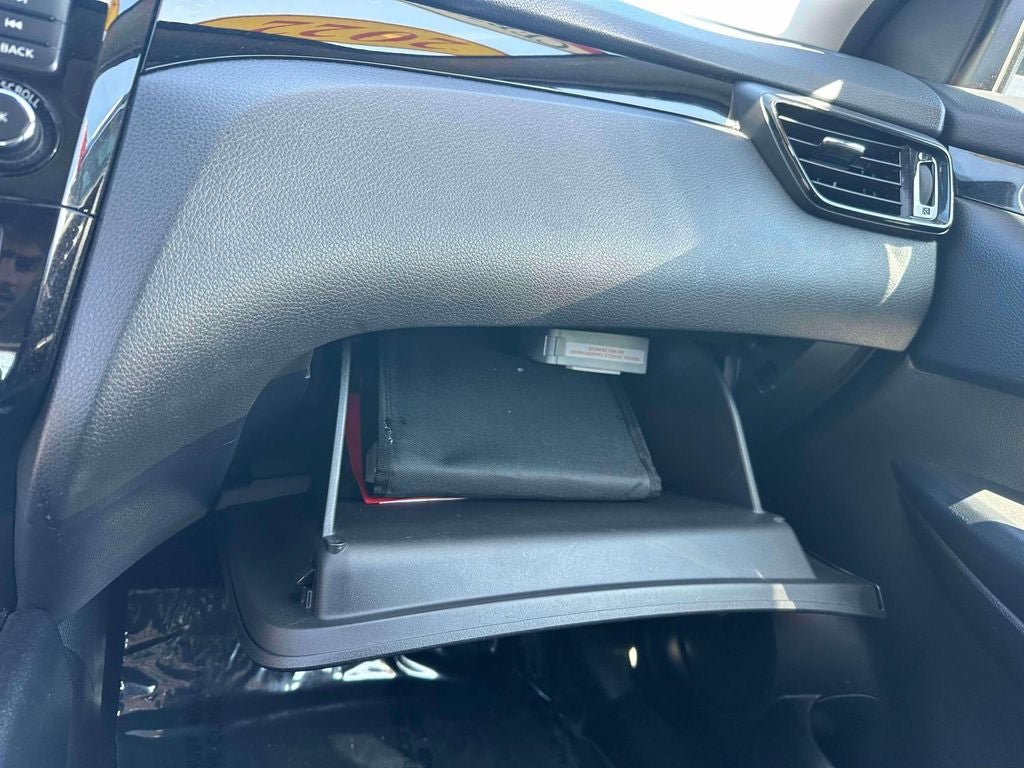 Used 2022 Nissan Rogue Sport SV AWD/4WD image 34