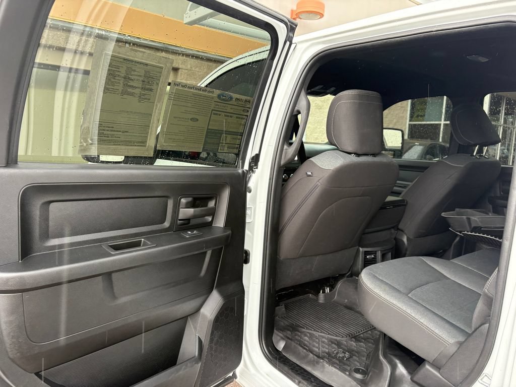 Used 2024 RAM 3500 Tradesman w/ Chrome Appearance Group AWD/4WD image 26