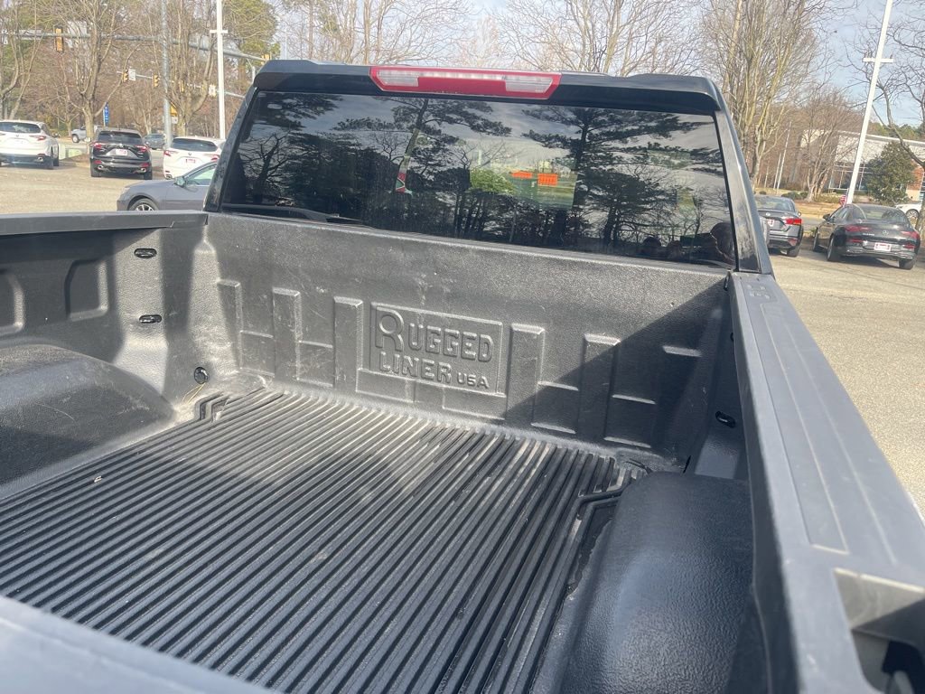 Used 2025 GMC Sierra 1500 SLT image 5