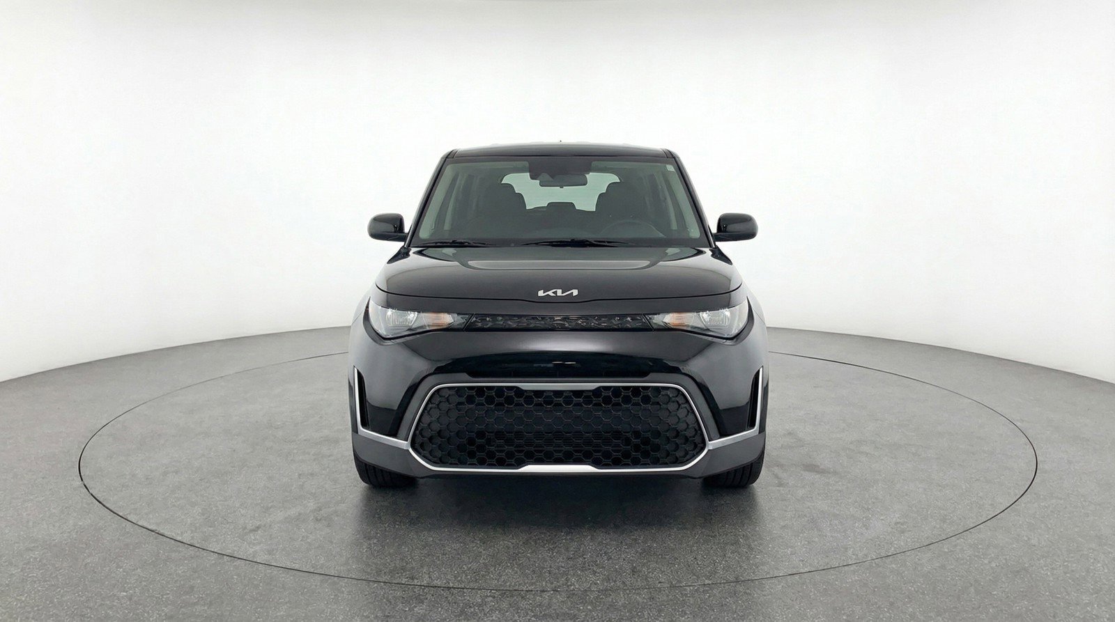 Used 2025 Kia Soul LX w/ LX Technology Package image 2