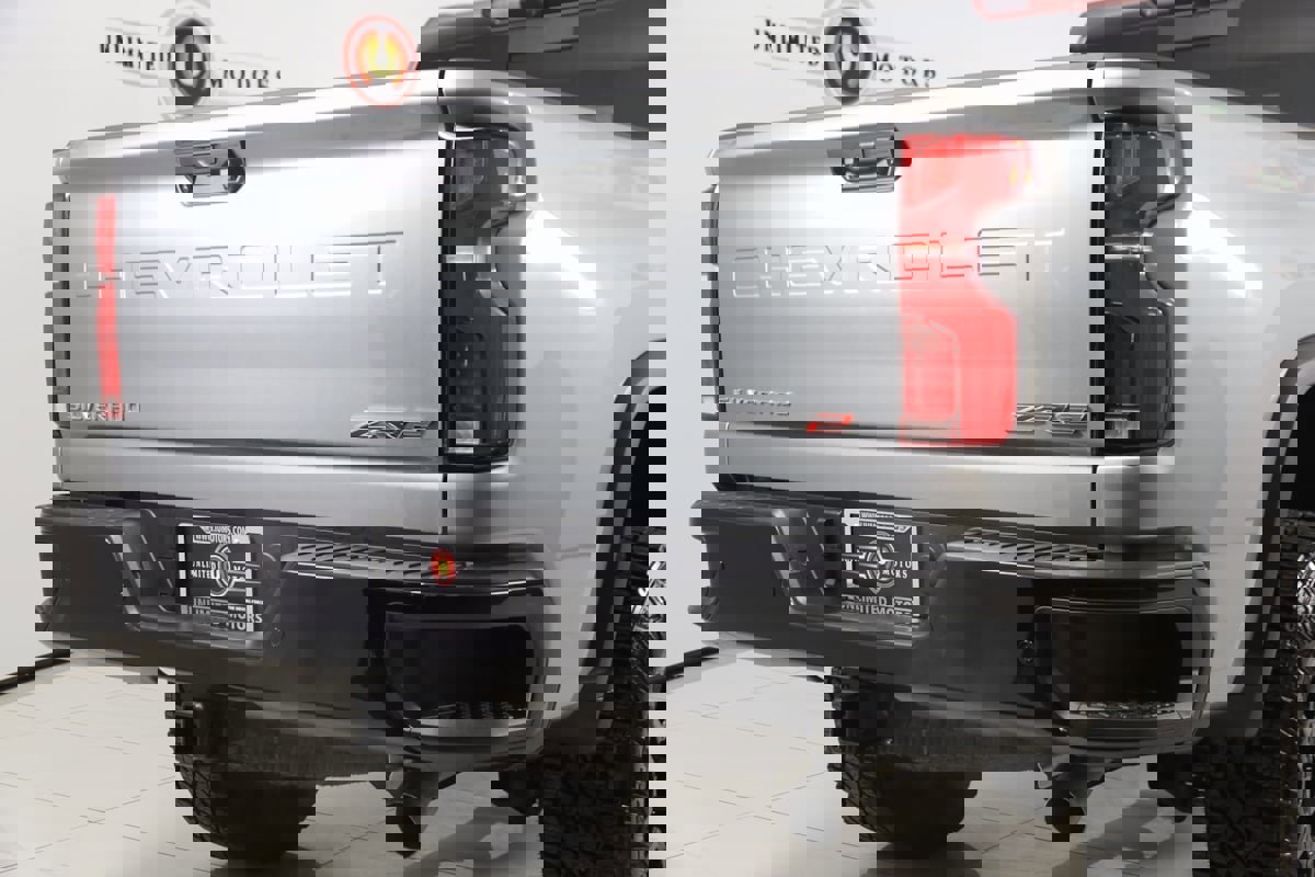 Used 2025 Chevrolet Silverado 2500 ZR2 image 44